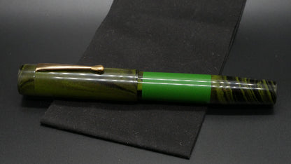 Orville - oversize - Light Green swirl and solid ebonite, doublet - clip - #6 nib