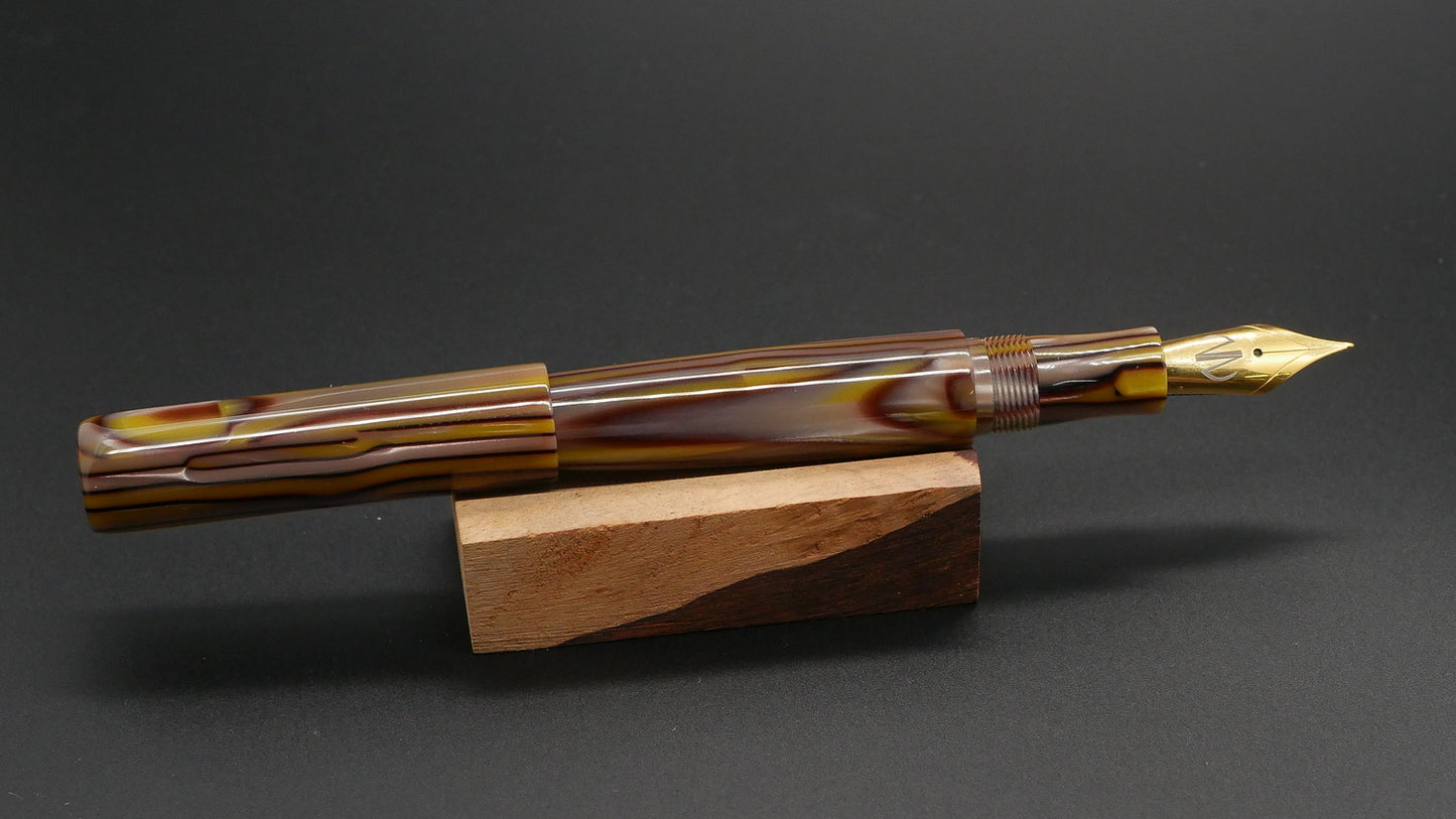 Preston fountain pen  - slim - Mid - Wavy Maple cellulose acetate - Jowo #6 nib - Short carts only