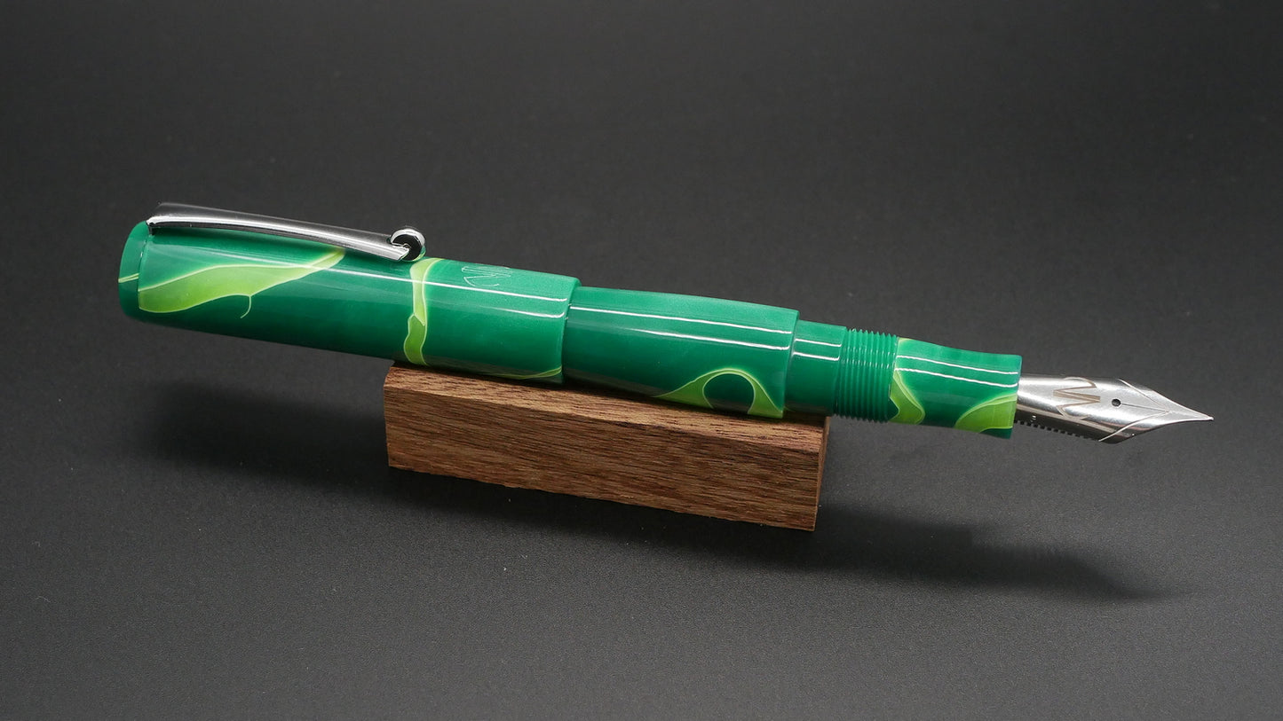 Preston fountain pen  - slim - Shorty - Green swirls acrylic - clip - Jowo #6 nib - Short carts only