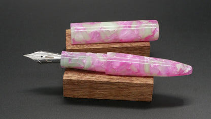 Preston fountain pen  - slim - Shorty - Pink pebbles acrylic - Jowo #6 nib - Short carts only